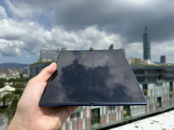 三星Galaxy Fold 7摺痕
