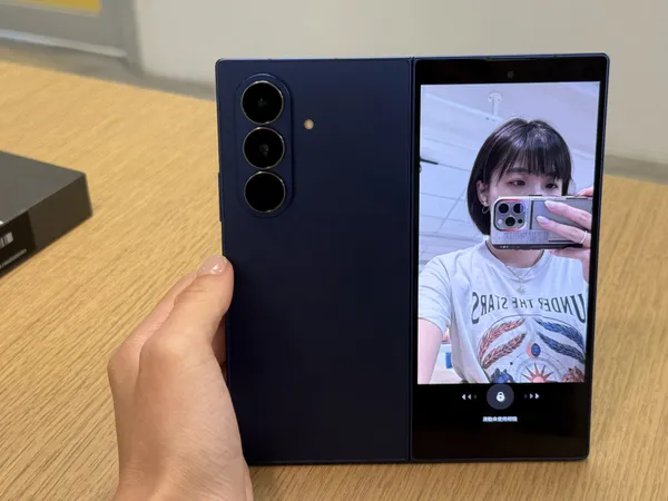 三星Galaxy Z Fold 7自拍
