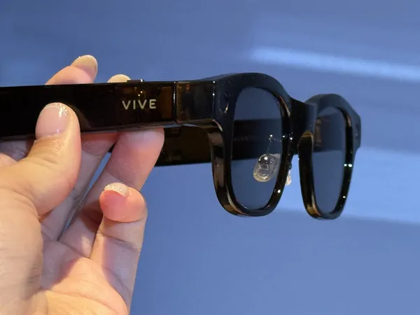 HTC VIVE Eagle智慧眼鏡