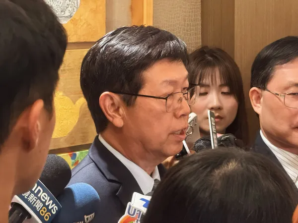 鴻海董事長劉揚偉