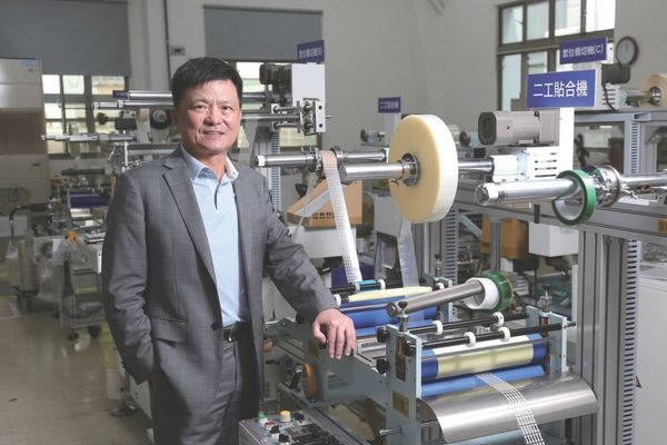  從 3M 膠帶經銷商到「電子五哥」供應商！汎瑋 30 年轉型路揭密