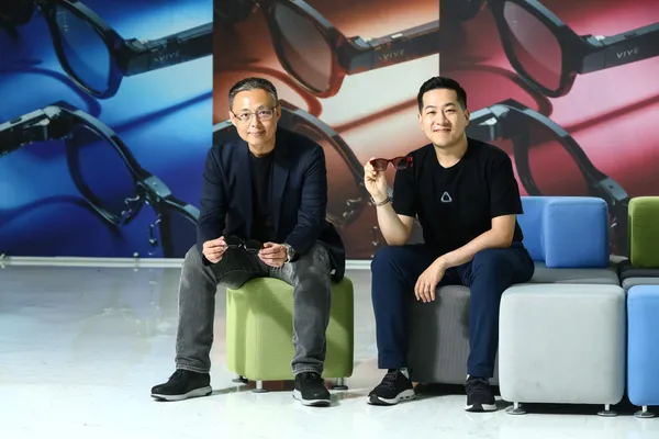 昱嬋_HTC VIVE Eagle智慧眼鏡專訪_黃昭穎_HTC全球業務副總裁_葉申HTC全球產品負責
