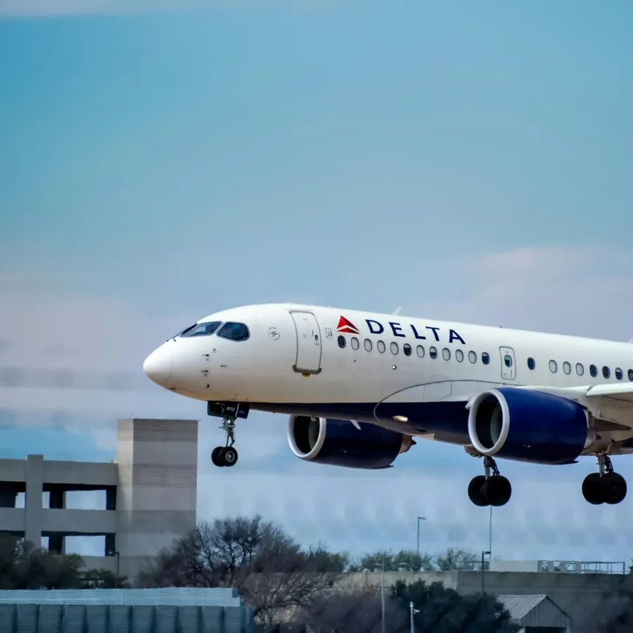 AI幫航空公司賺大錢！達美航空推「 AI 動態定價機票」策略，使用比率3%→20％，它能成為新商模嗎？