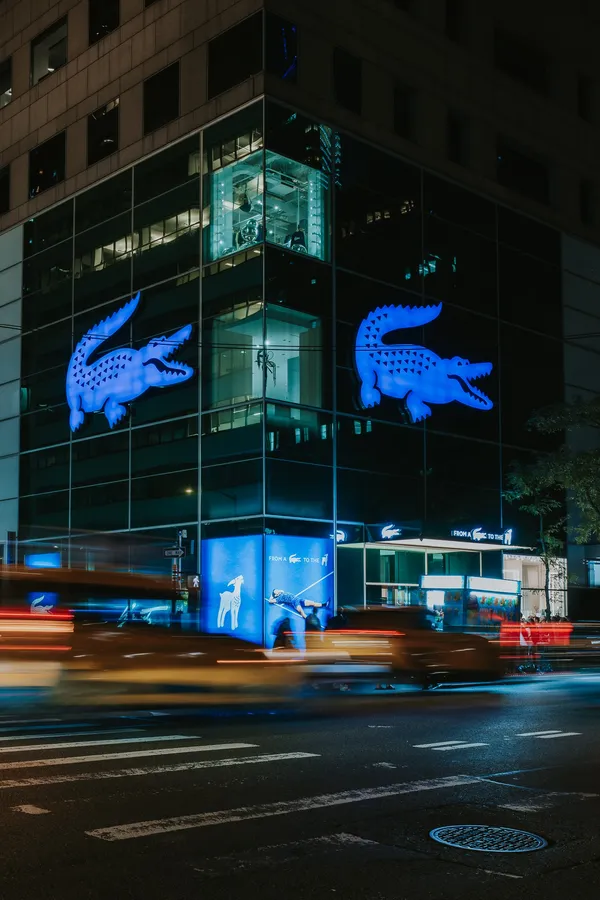 Lacoste 換 logo