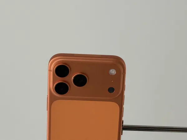 蘋果iPhone 17 Pro 實體機相機.jpg