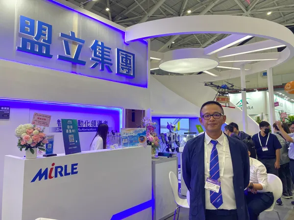 盟立行銷事業聯合事業群協理謝明松.jpg
