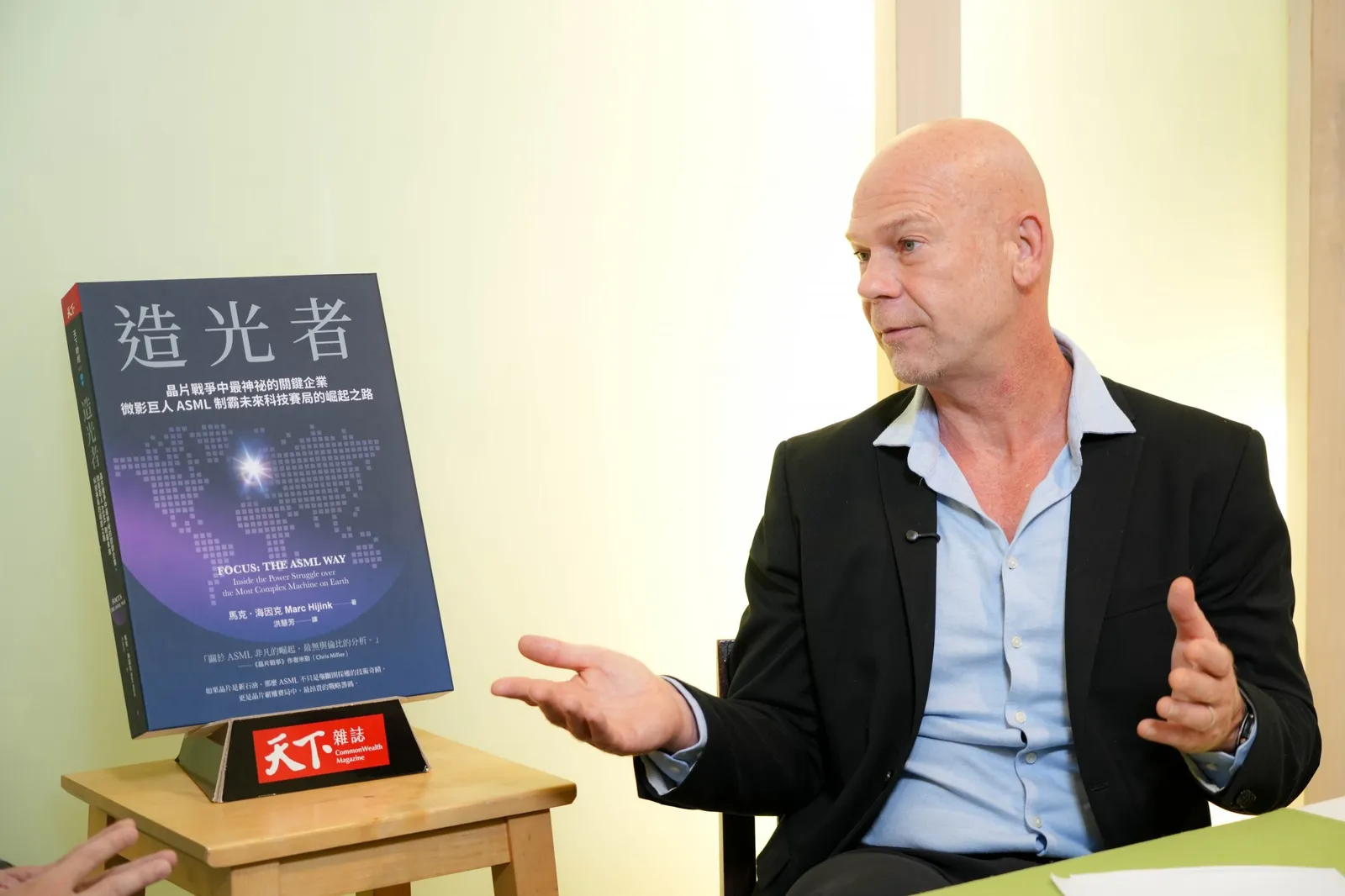 專訪｜深入ASML 內部3 年，《造光者》作者如何看投資Mistral AI？揭開曝光機龍頭的AI 野心｜未來商務