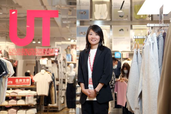  別以為熱帶地區賣不動長袖！UNIQLO 店長外派新加坡 3 年的管理課