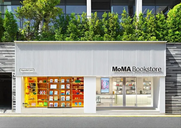 MoMA 首家海外書店在首爾