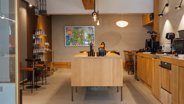 大安區巷弄新咖啡廳 Branch Coffee Roasters 正式開幕！半開放式烘豆空間╳橘紅木質裝潢