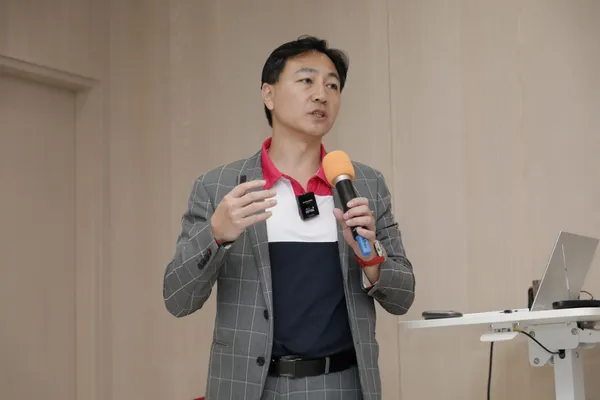 新呈工業董事長陳泳睿