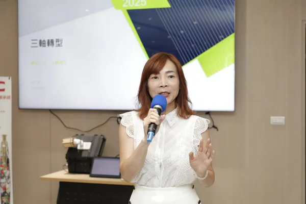臺灣數位企業總會執行長王怡雯
