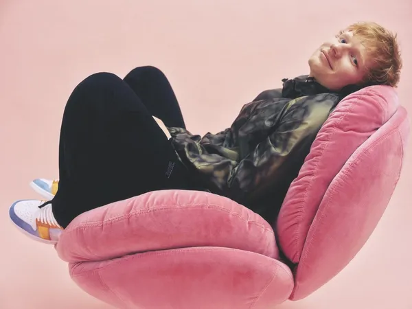 Ed Sheeran《PLAY》專輯發行
