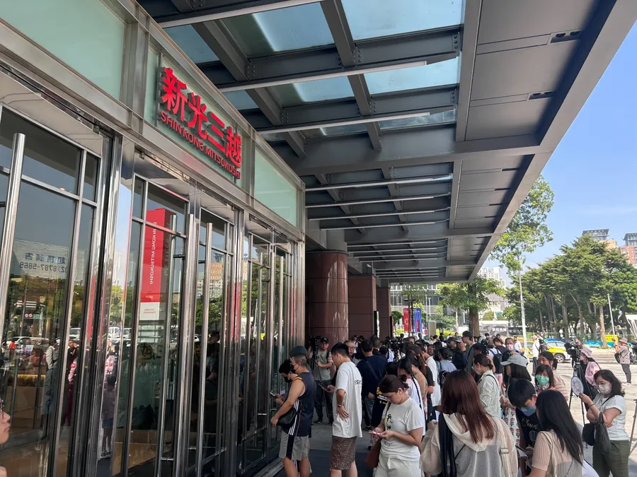 新光三越台中店回來了！全台百貨王歸位第一戰：2大利多，能挽回近百億業績嗎？