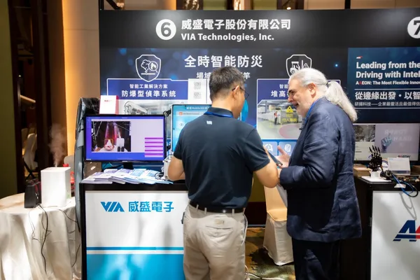 威盛電子展示智慧工廠安防解決方案，結合 AI 火災爆炸偵測與高機安全系統，提升人員與廠房安全，並積極