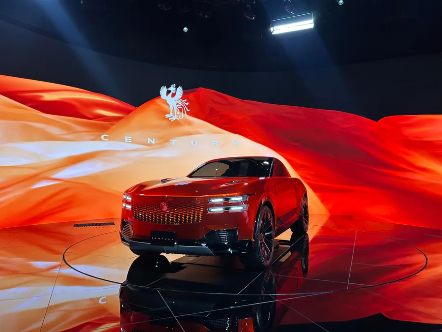 自駕、特斯拉與中國車企強勢領跑，2026各大車廠怎麼玩？福特前高管解析突圍關鍵