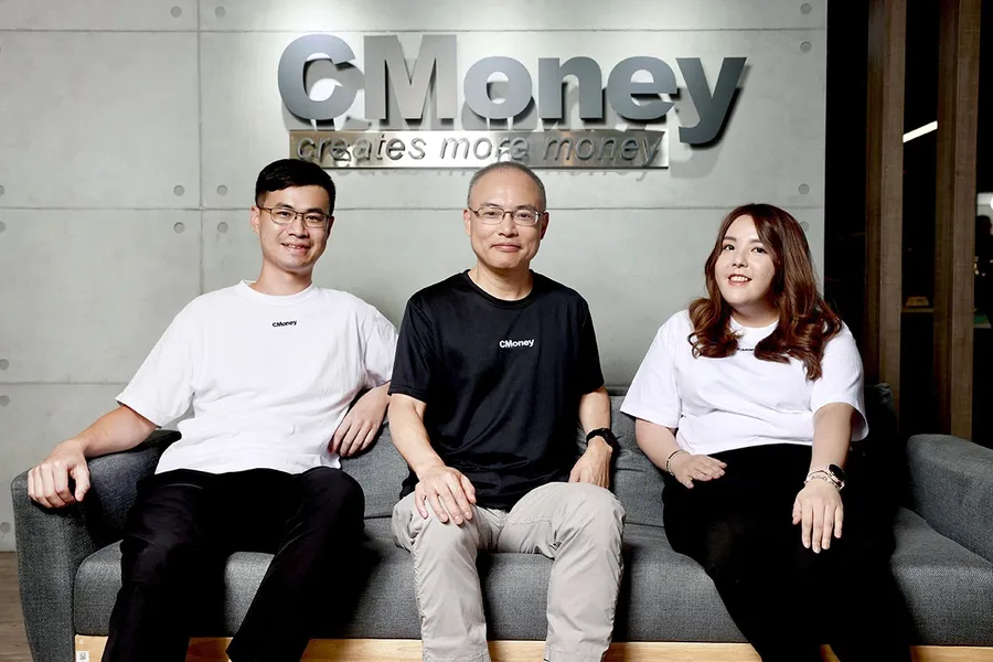 川普激出CMoney隱形超人！小PM單飛大秀Vibe Coding魔法：1個月流程變2天
