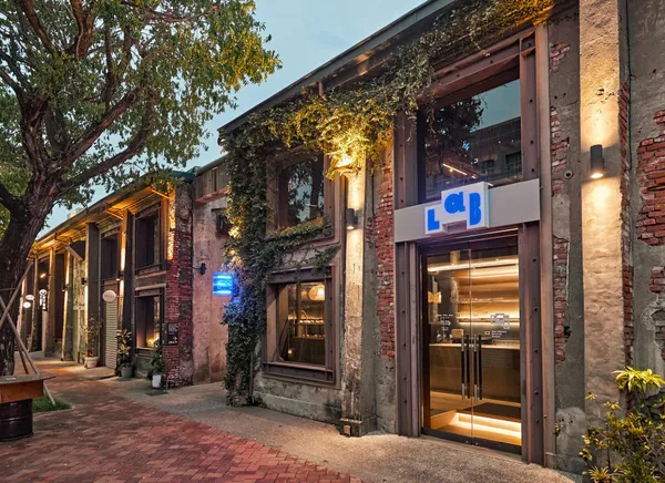 高雄 LAB 駁二店