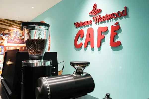 Vivienne Westwood 青山旗艦店
