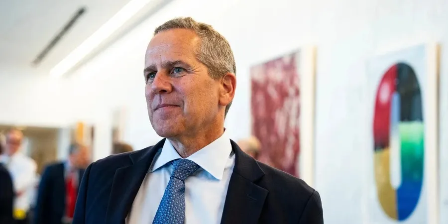 穩定幣天才法案正式生效！Fed理事示警：結構性缺口恐釀「類FTX」危機