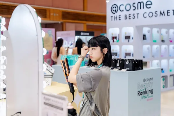 ＠cosme 強化線下美妝體驗。