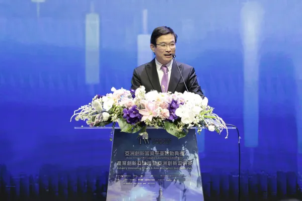 中華民國創業投資商業同業公會理事長邱德成