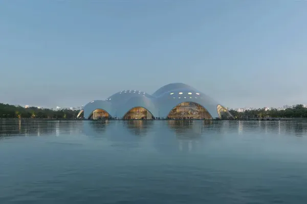河內「漂浮歌劇院」