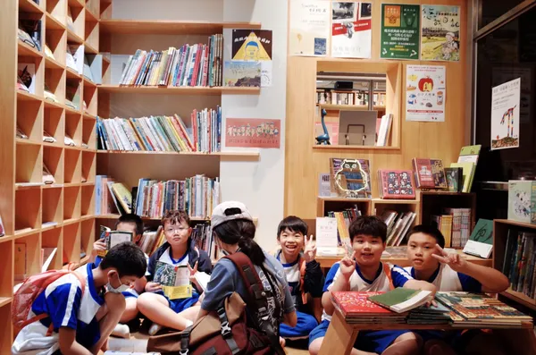 或者閱讀沃土計畫,推廣在地兒童閱讀教育