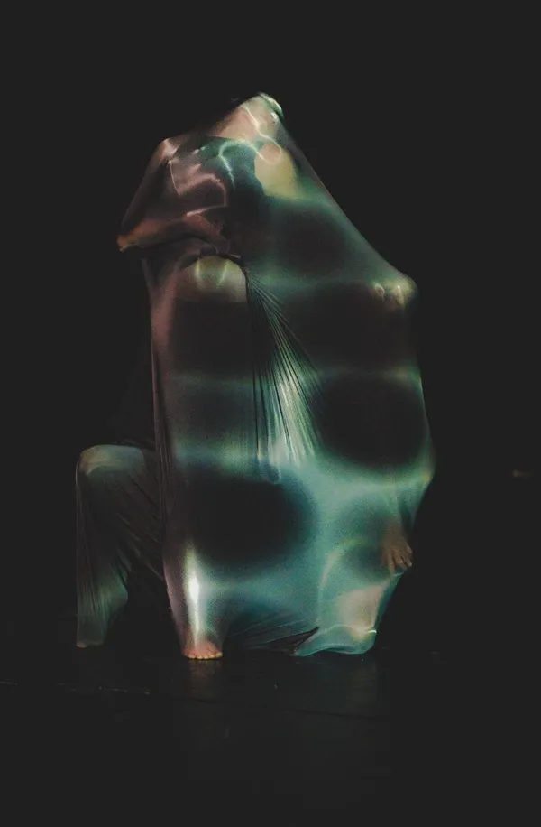 張晏慈的劇場作品「探險者的信仰」2025於波蘭演出關於女性抵抗社會框架體制的生命故事。