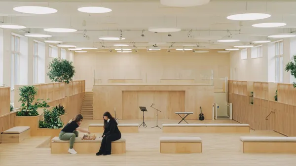 Studio Dera 打造教學中心「The Pool」