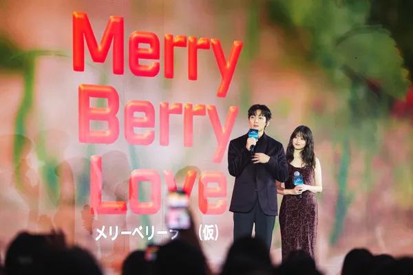 (5) Cast of Merry Berry Love, Mio Imada and Ji Cha