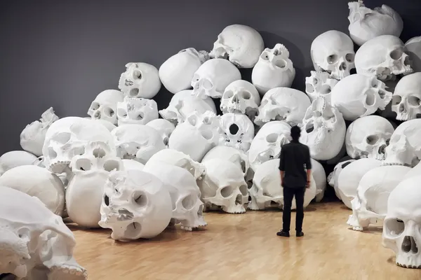 Ron Mueck 東京森美術館大型個展
