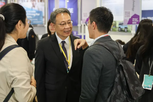 運動部國際事務司張進旺司長與現場與會來賓交流。