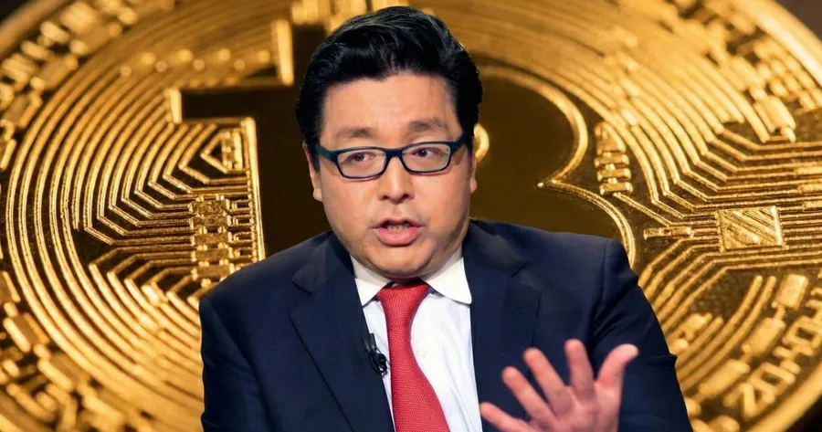 8月曾喊25萬，Tom Lee大幅下修比特幣年底預期