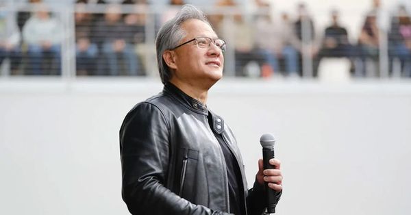  你維生的工作，會被 AI 顛覆成怎樣？黃仁勳、馬斯克激烈論辯：忙到爆炸後，或將迎來轉機