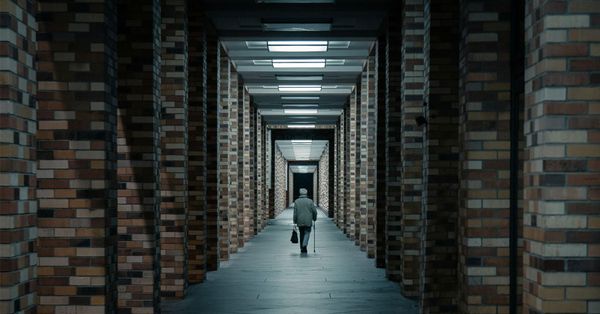  英企的慘痛啟示：「小加薪大裁員」時代來了！老闆們也坦承，「好險我早一點進職場」