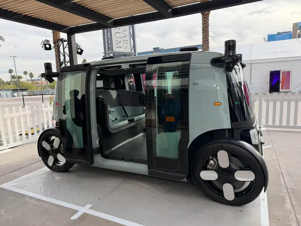 車身外觀_亞馬遜自駕車Zoox實測