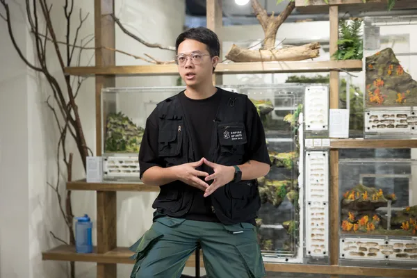 螞蟻帝國創辦人王秉誠分享如何透過教育場域，降低飼養門檻，推廣螞蟻多樣性與群聚行為。