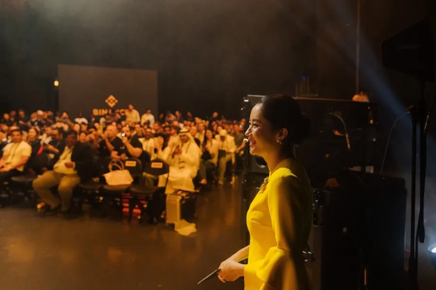 何一任幣安共同執行長首專訪：挑戰 10 億用戶大目標，點名人才荒為最大難題