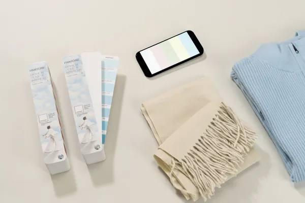 Pantone 2026 年度代表色 雲舞白