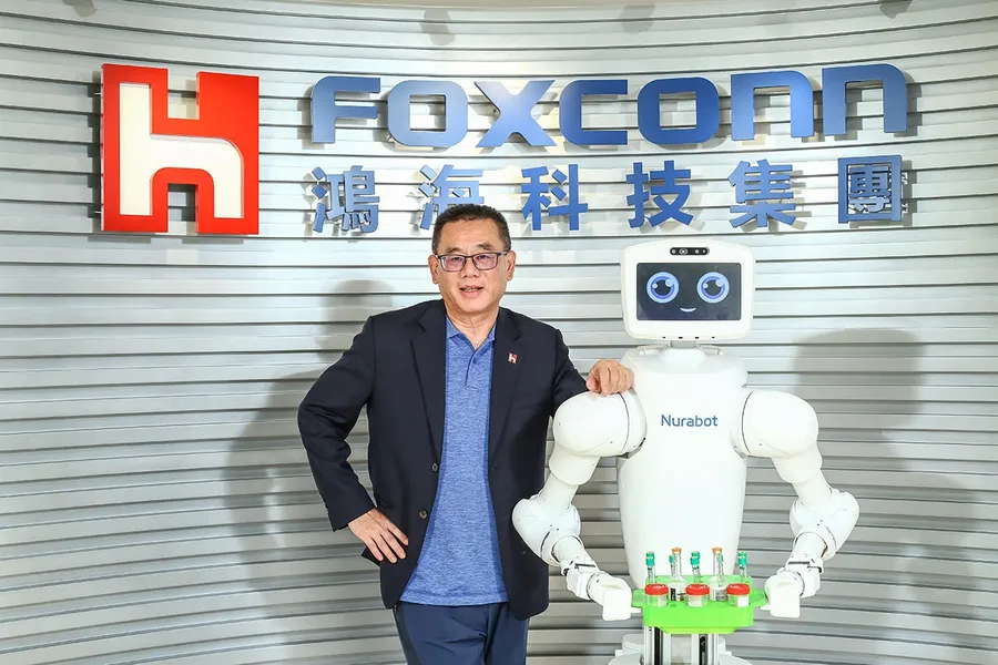 讓中榮醫護一用愛了的鴻海機器人！它不只幫跑腿，還要拚當「刷手」學遞手術刀