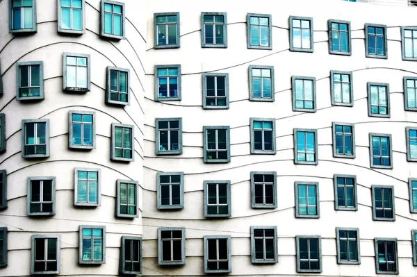 再見，解構建築之父