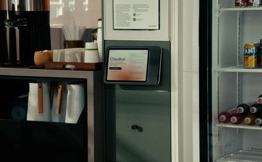 「AI店長」實測大翻車：Claude被70名測試人員洗腦，宣布販賣機「全品免費」還放行買PS5