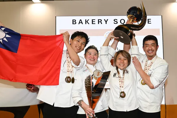  烘焙界的Team Taiwan！2025世界盃聖誕麵包總冠軍的勝利配方，如何把台灣推上義大利傳統烘焙的世界舞台？