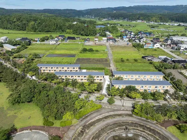 坂茂 DLT 木造仮設住宅 (6).jpg