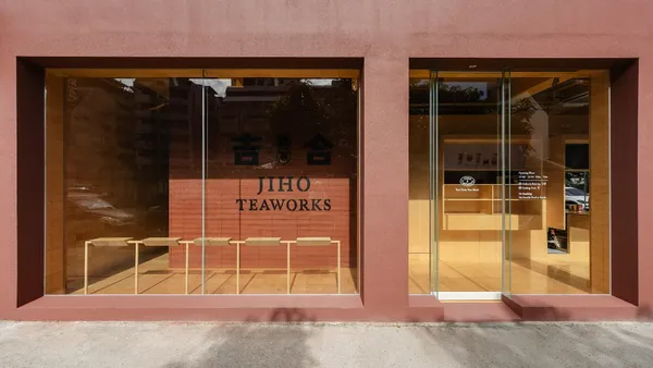 CAFE!N 姊妹店「吉合製茶」台中開幕！水色設計打造獨棟茶空間，紅磚、木料轉化老茶廠記憶