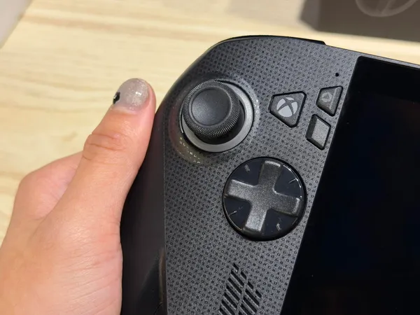 #1 華碩ROG Xbox Ally X