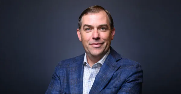  用 AI 取代基層員工，為什麼偏蠢？AWS 執行長：老闆少做一件事，小心「自我毀滅」