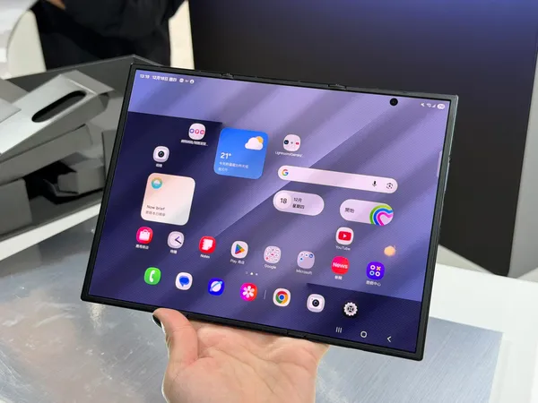 三星Galaxy Z TriFold