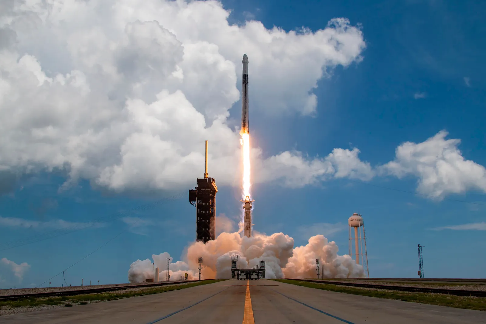 富邦金砸 189 億元認購 SpaceX！跟上馬斯克的太空夢，估值兆元背後投資人要想清楚這三件事